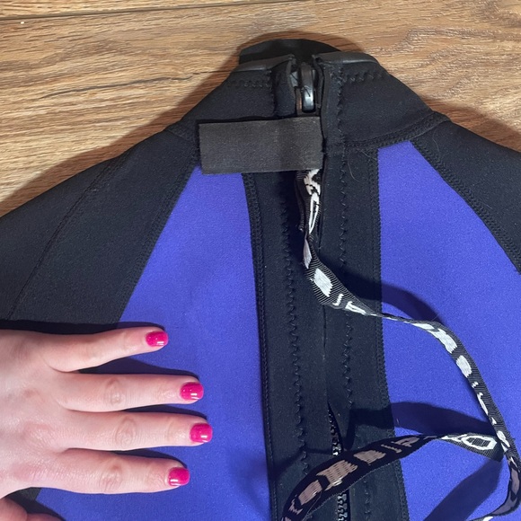 O'Neill women’s size 6 wetsuit - Picture 10 of 10